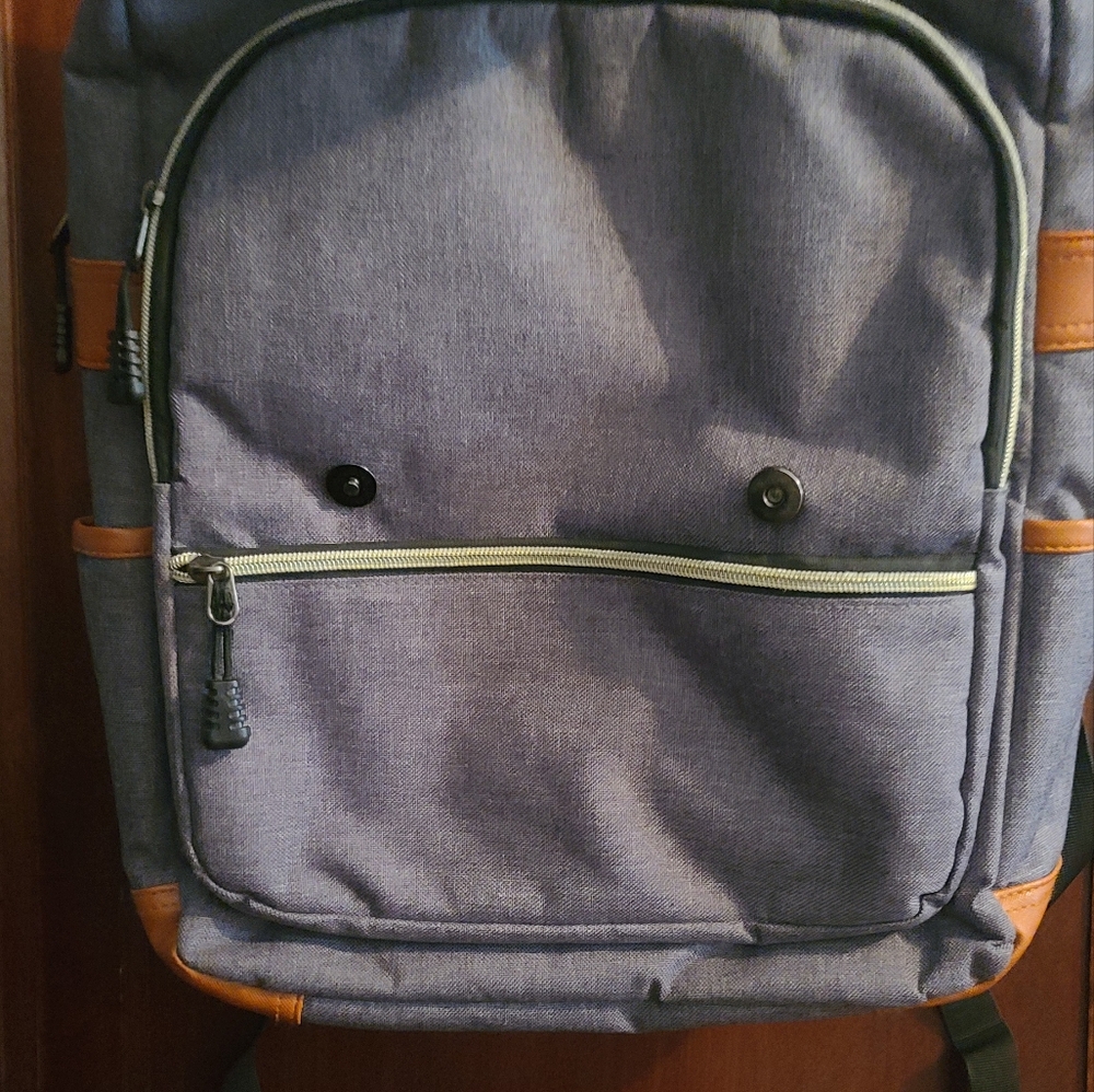 Modoker Backpack - Picture 4 of 10